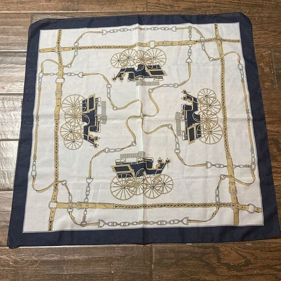 Vintage Elegant Carriage Print Scarf - Picture 2 of 5